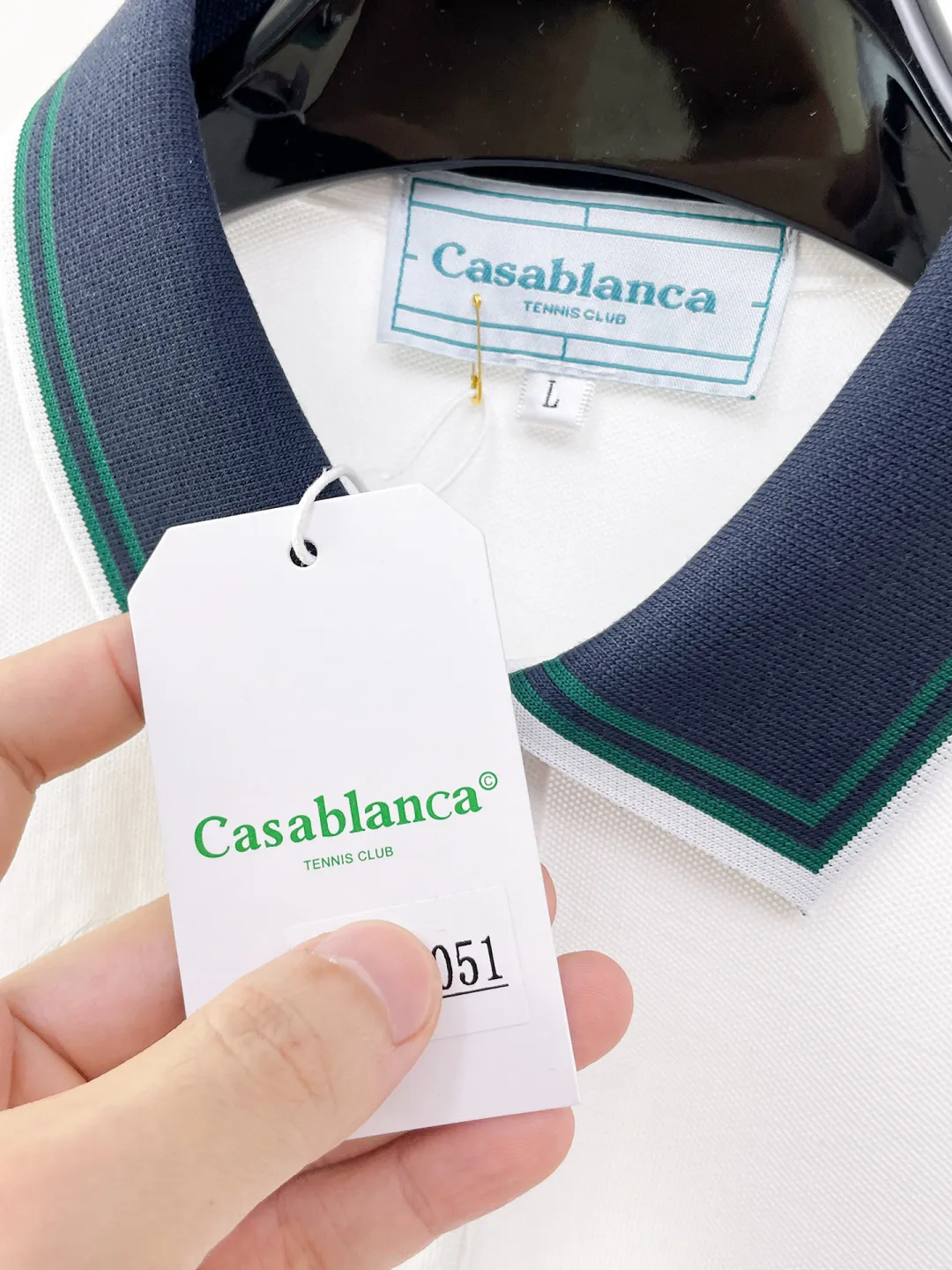Casablanca New Arrival long-sleeved Polo shirt, original fabric, official Same Style, made of pure cotton pique fabric, custom-made in the same vat, feels very comfortable and smooth, very wide and stylish, produced by a first-line brand Factory, imported Behringer embroidery machine, embroidery is full and textured, collar and collar ribs are woven with imported yarn, will not deform after long-term wear, the most New Arrival style in autumn and winter, fashionable and individual, super Versatile and good-looking Very suitable for both men and women. A must-have item for everyone. Size: M-XXXL